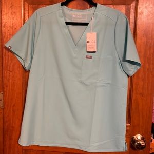 Brand new figs one pocket scrub aqua